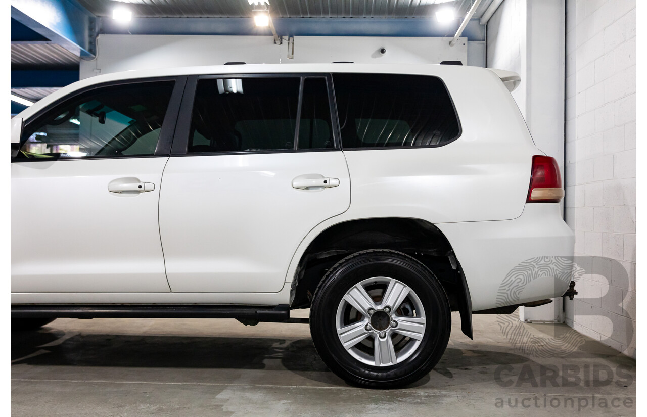 6/2009 Toyota Landcruiser Sahara (4x4) VDJ200R 09 UPGRADE 4d Wagon Crystal White Pearl Turbo Diesel V8 4.5L