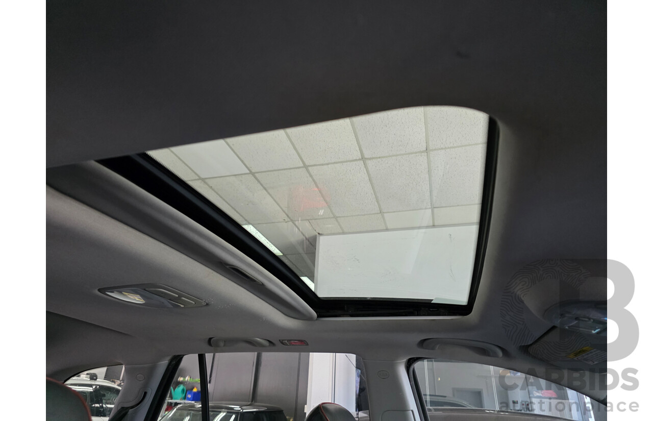 9/2009 Hyundai Santa Fe Elite CRDi (4x4) CM MY09 UPGRADE 4d Wagon White Turbo Diesel 2.2L