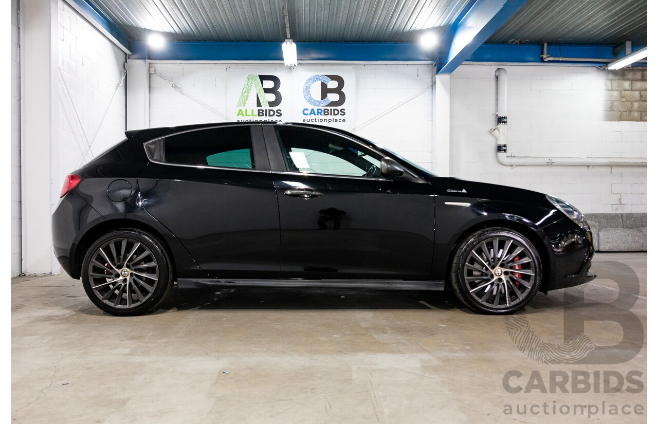 2/2015 Alfa Romeo Giulietta Distinctive MY15 5d Hatchback Alfa Black Turbo 1.4L