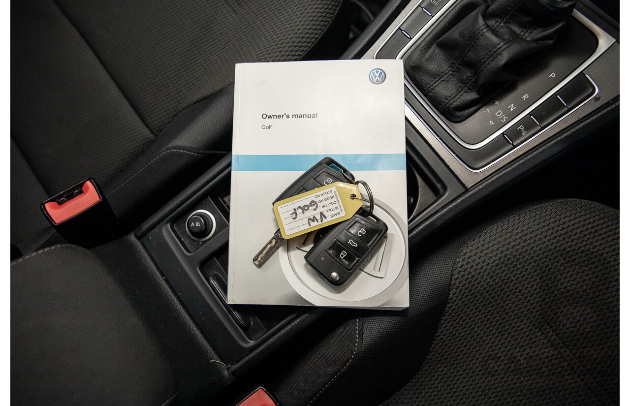 8/2013 Volkswagen Golf 90 TSI Comfortline AU 5d Hatchback Pure White Turbo 1.4L