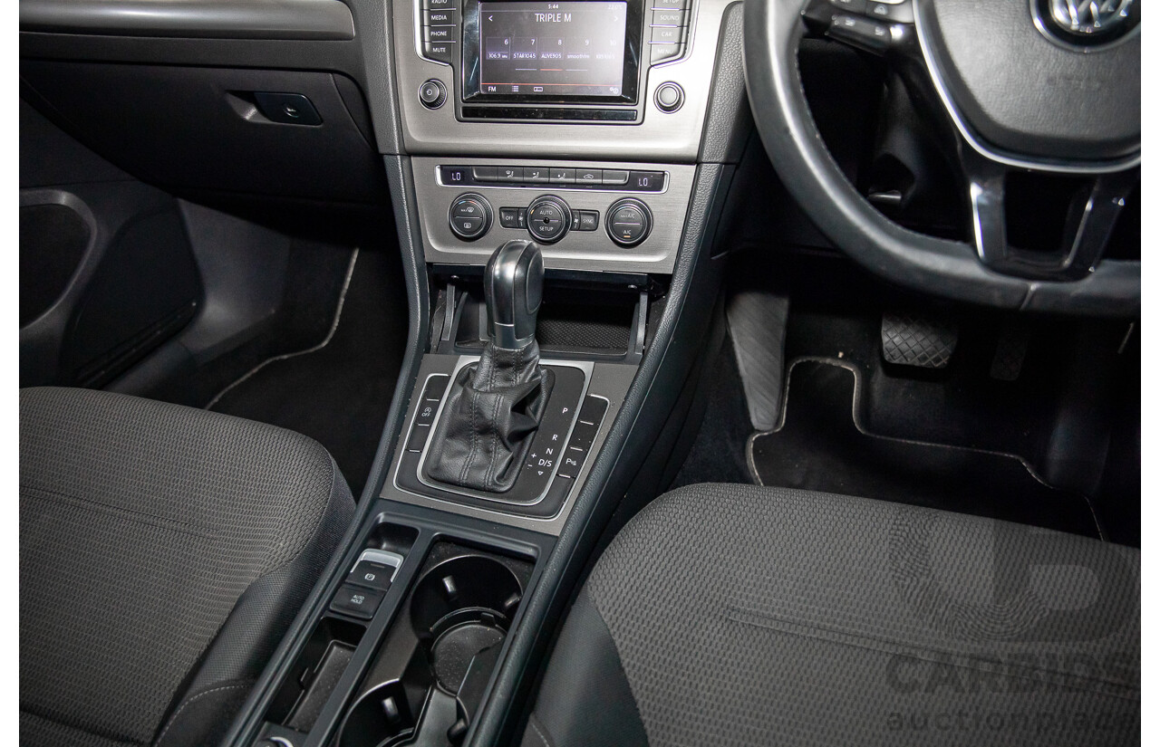 8/2013 Volkswagen Golf 90 TSI Comfortline AU 5d Hatchback Pure White Turbo 1.4L