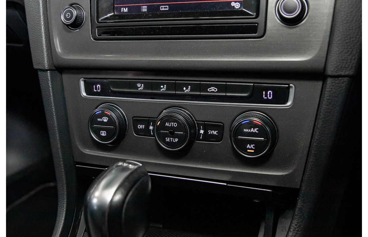 8/2013 Volkswagen Golf 90 TSI Comfortline AU 5d Hatchback Pure White Turbo 1.4L