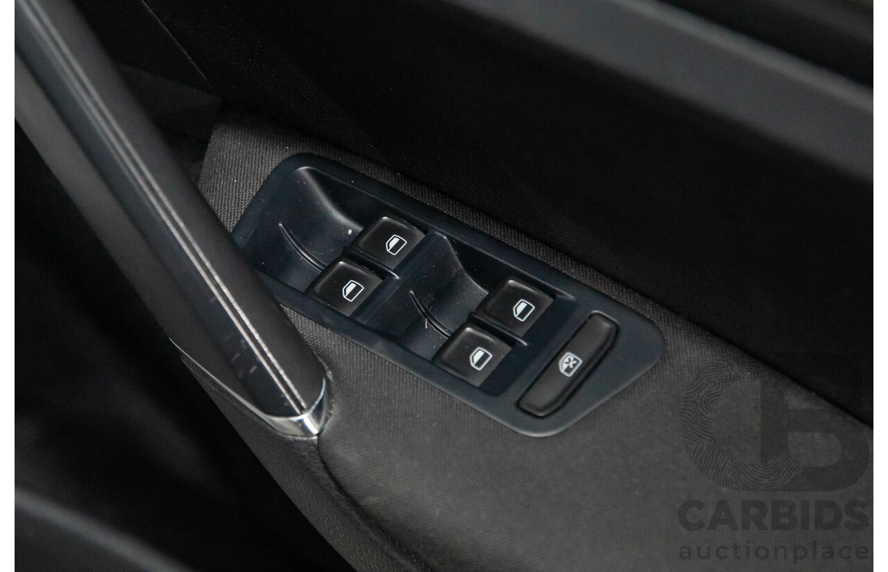 8/2013 Volkswagen Golf 90 TSI Comfortline AU 5d Hatchback Pure White Turbo 1.4L