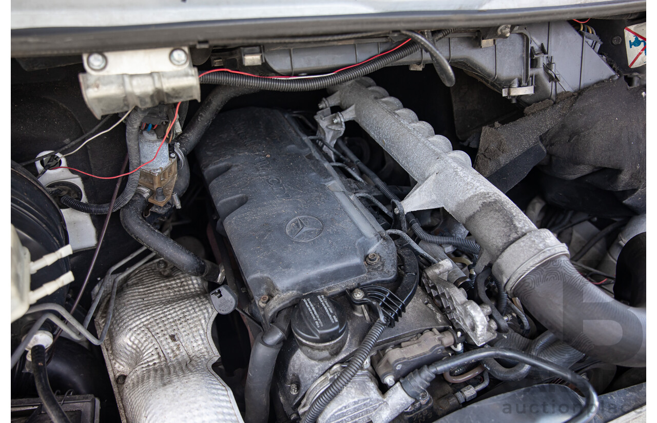 11/2004 Mercedes-Benz Sprinter 316CDI LWB (RWD) Van Arctic White Turbo Diesel 2.7L - Custom Camper