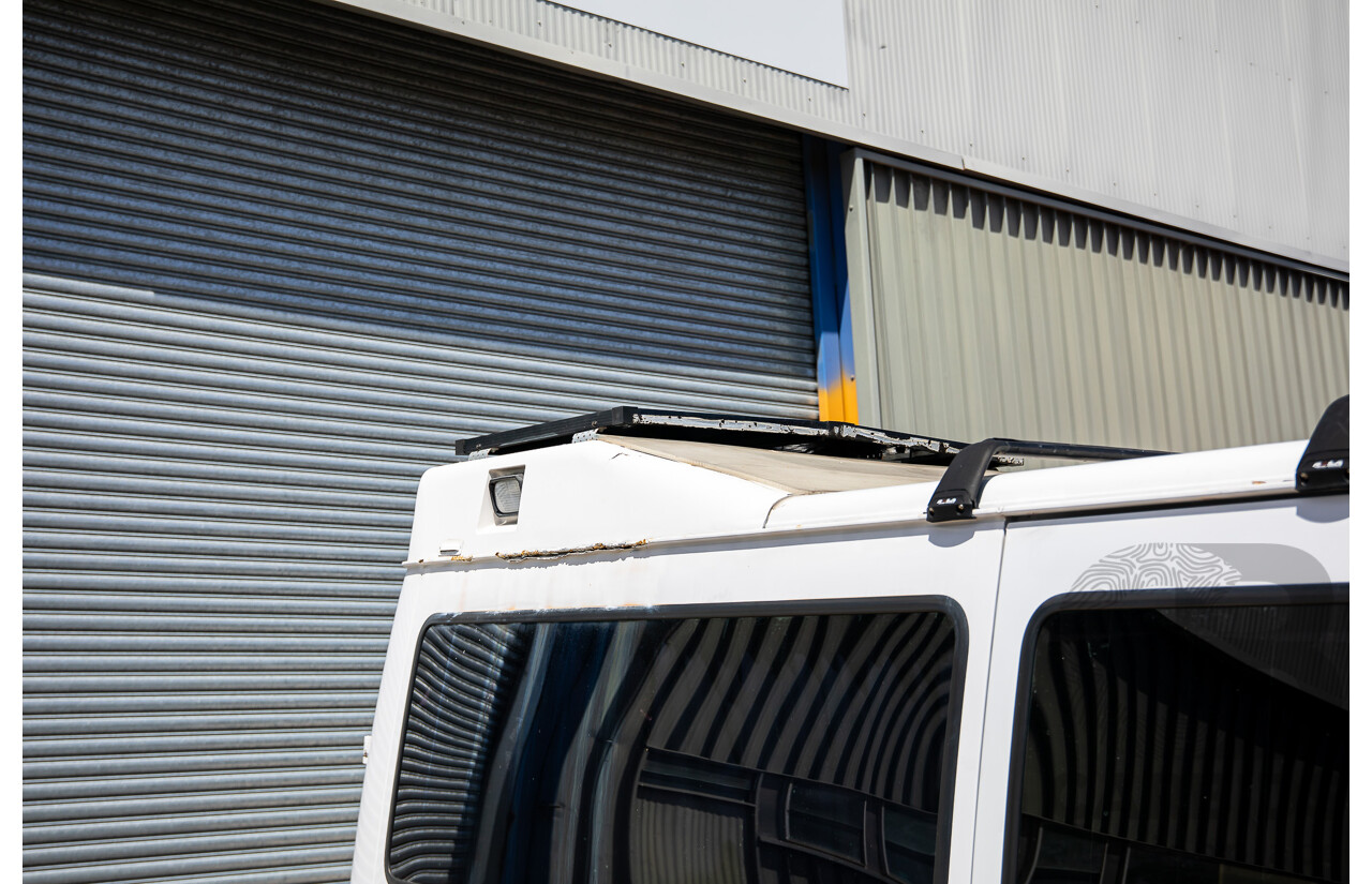 11/2004 Mercedes-Benz Sprinter 316CDI LWB (RWD) Van Arctic White Turbo Diesel 2.7L - Custom Camper