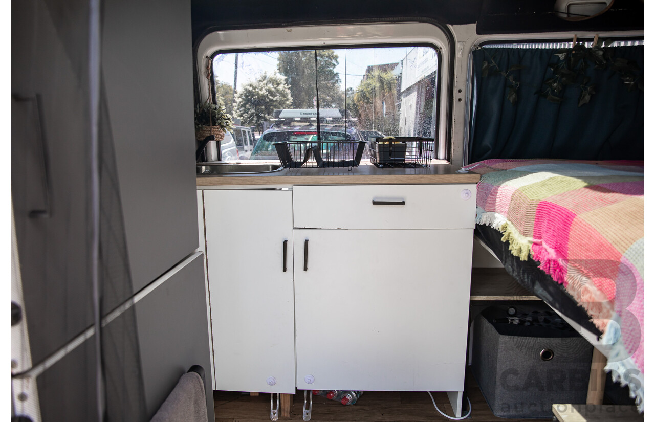 11/2004 Mercedes-Benz Sprinter 316CDI LWB (RWD) Van Arctic White Turbo Diesel 2.7L - Custom Camper