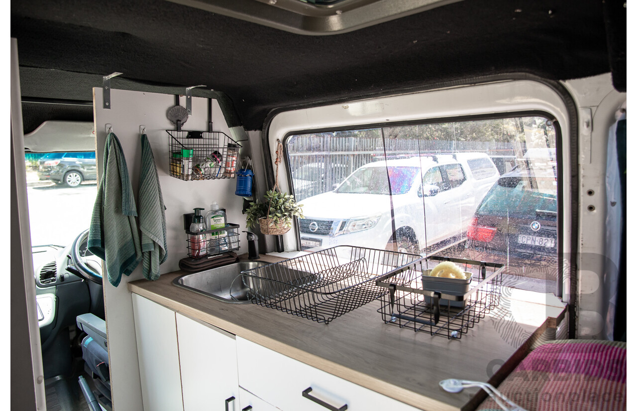 11/2004 Mercedes-Benz Sprinter 316CDI LWB (RWD) Van Arctic White Turbo Diesel 2.7L - Custom Camper