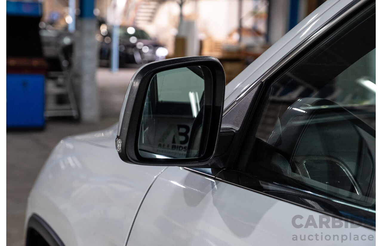 10/2015 Jeep Grand Cherokee Limited (4x4) WK MY15 4d Wagon Bright White Turbo Diesel V6 3.0L