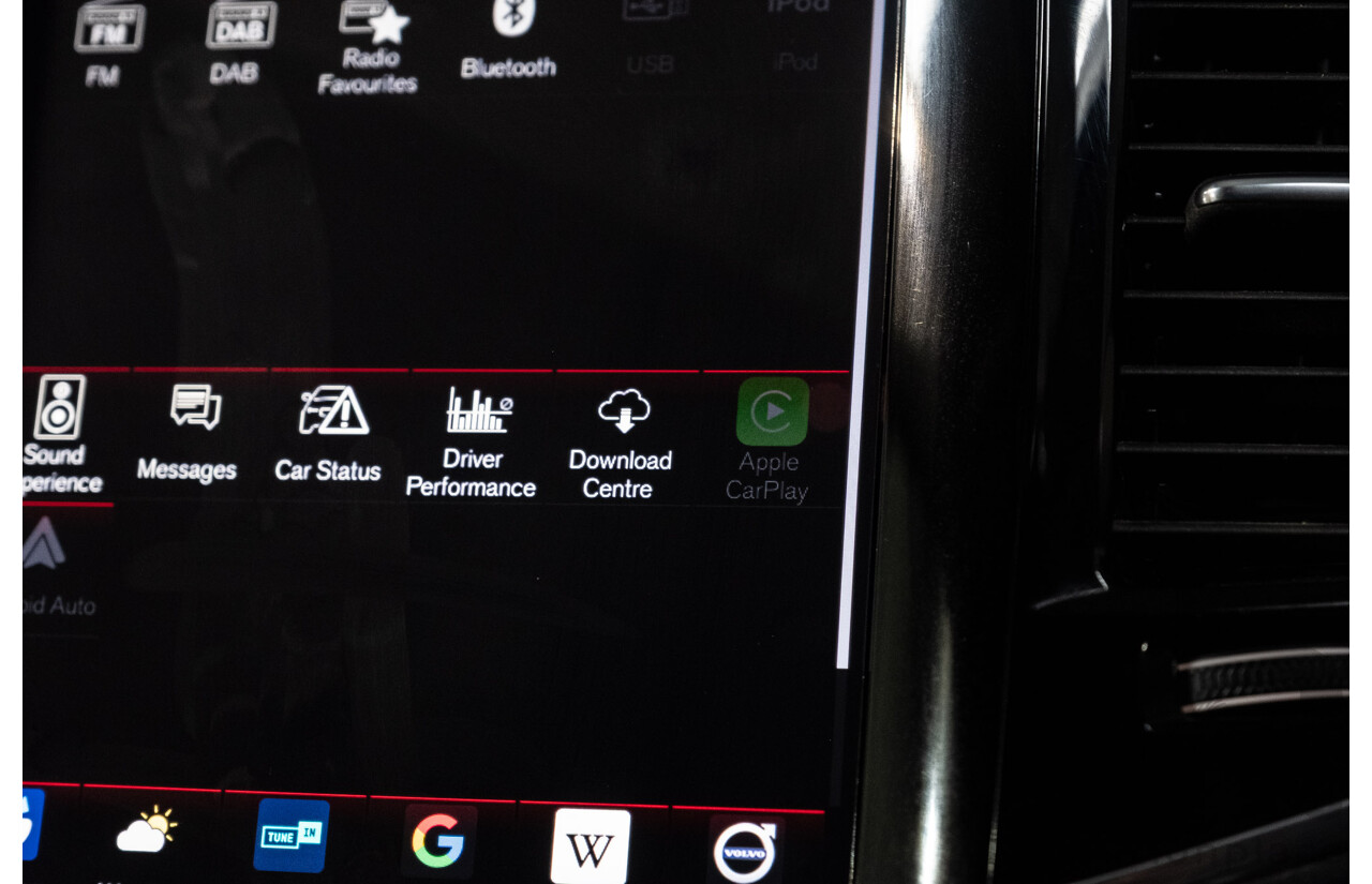 04/2021 Volvo XC90 D5 Inscription Polestar Upgrade (AWD) 256 MY21 4d Wagon Ice White Twin Turbo Diesel 2.0L