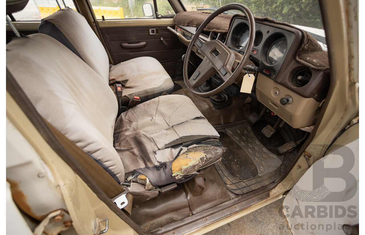 1/1981 Toyota Landcruiser Standard FJ60RV (4x4) 4d Wagon Beige 4.2L