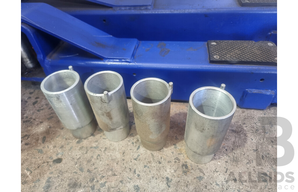 03/2011, Launch, Two-Post 4000KG Asymmetric Car Hoist