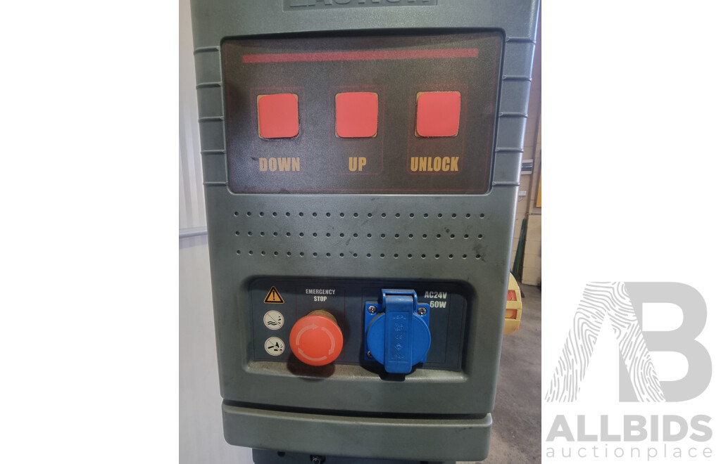 03/2011, Launch, Two-Post 4000KG Asymmetric Car Hoist