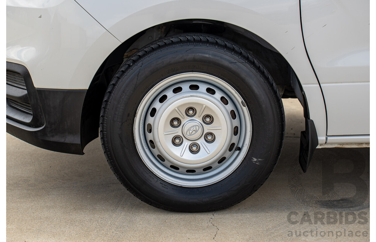 10/2020 Hyundai i-Load 3S TWIN SWING TQ4 MY21 4D Van Creamy White Turbo Diesel 2.5L