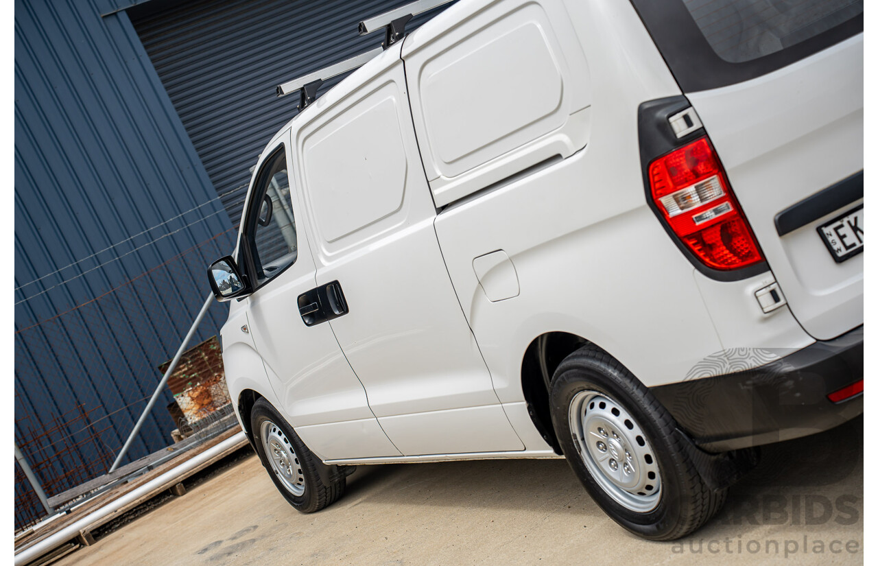 10/2020 Hyundai i-Load 3S TWIN SWING TQ4 MY21 4D Van Creamy White Turbo Diesel 2.5L