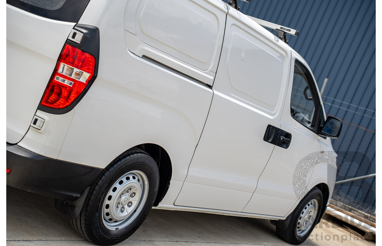 10/2020 Hyundai i-Load 3S TWIN SWING TQ4 MY21 4D Van Creamy White Turbo Diesel 2.5L