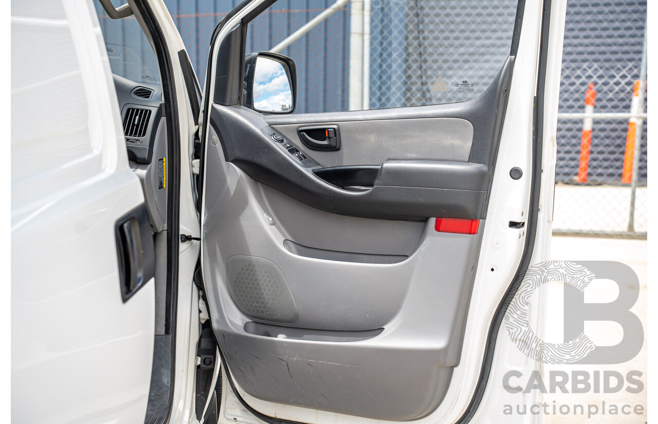 10/2020 Hyundai i-Load 3S TWIN SWING TQ4 MY21 4D Van Creamy White Turbo Diesel 2.5L