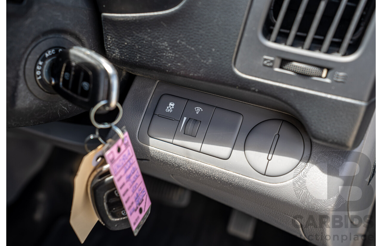 10/2020 Hyundai i-Load 3S TWIN SWING TQ4 MY21 4D Van Creamy White Turbo Diesel 2.5L