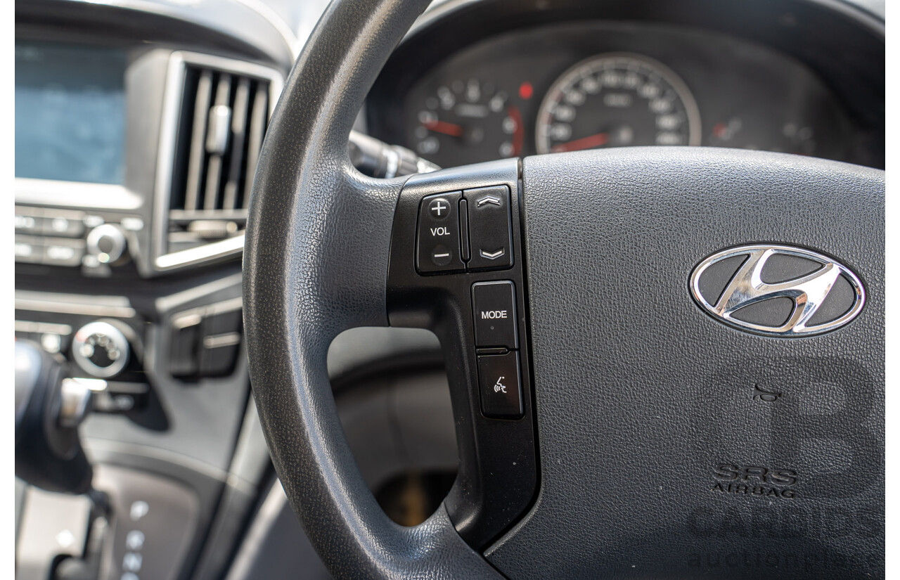 10/2020 Hyundai i-Load 3S TWIN SWING TQ4 MY21 4D Van Creamy White Turbo Diesel 2.5L