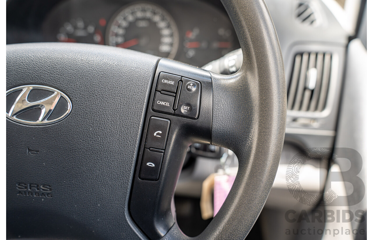 10/2020 Hyundai i-Load 3S TWIN SWING TQ4 MY21 4D Van Creamy White Turbo Diesel 2.5L