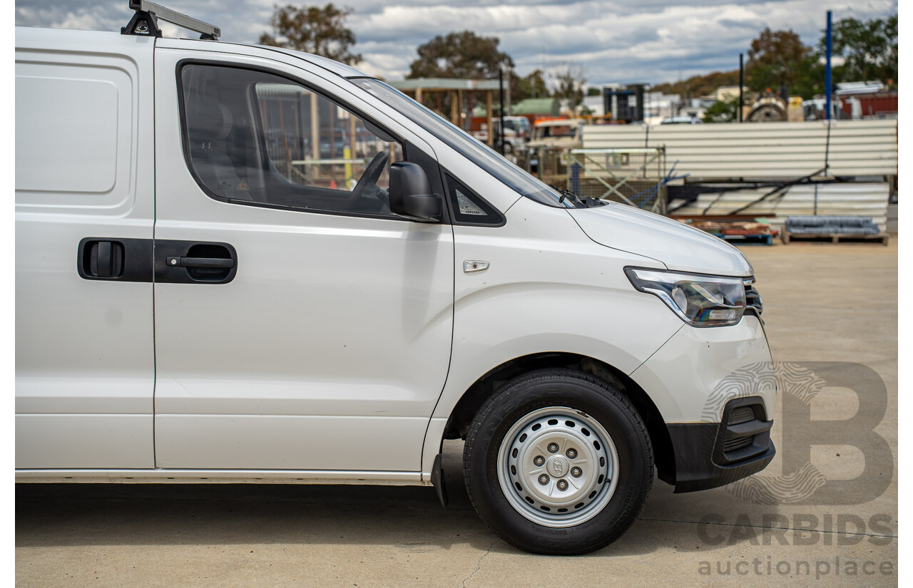 10/2020 Hyundai i-Load 3S TWIN SWING TQ4 MY21 4D Van Creamy White Turbo Diesel 2.5L