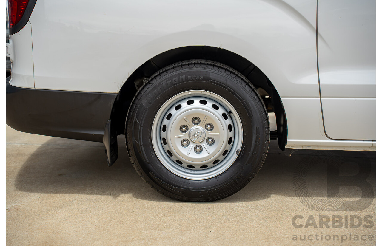 10/2020 Hyundai i-Load 3S TWIN SWING TQ4 MY21 4D Van Creamy White Turbo Diesel 2.5L