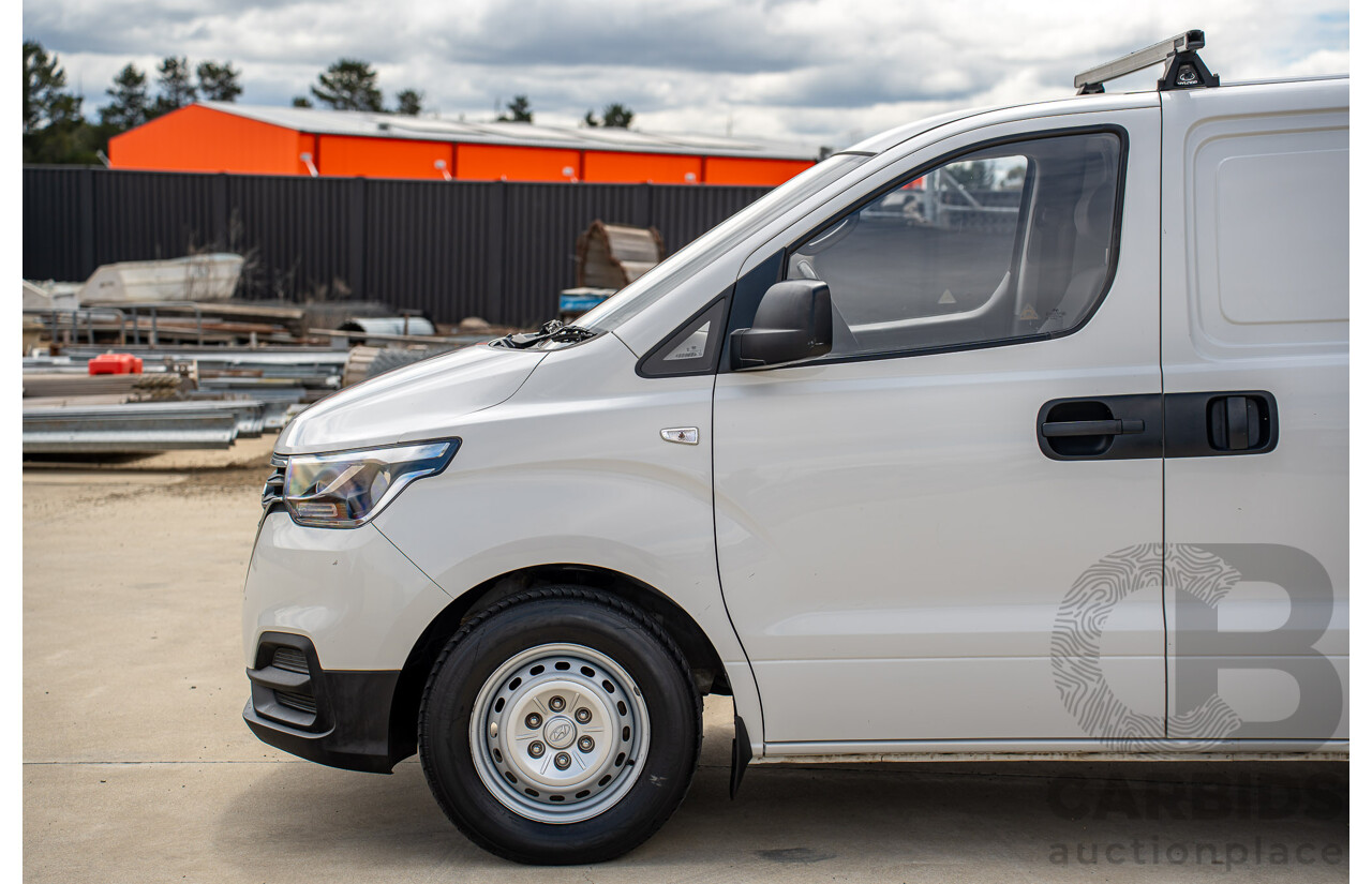 10/2020 Hyundai i-Load 3S TWIN SWING TQ4 MY21 4D Van Creamy White Turbo Diesel 2.5L