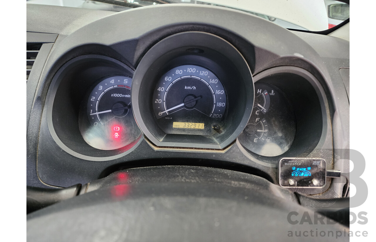 7/2005 Toyota Hilux SR (4x4) KUN26R X Cab C/Chas White 3.0L