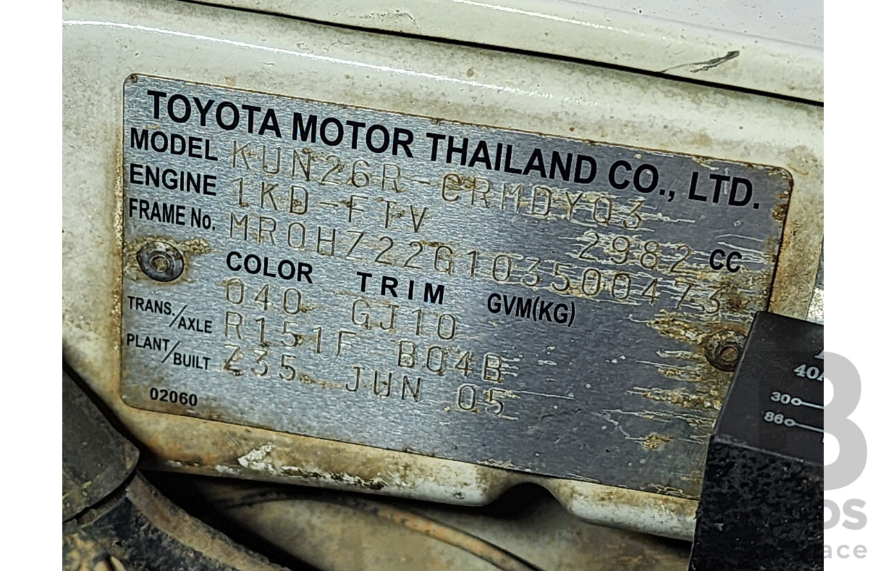 7/2005 Toyota Hilux SR (4x4) KUN26R X Cab C/Chas White 3.0L