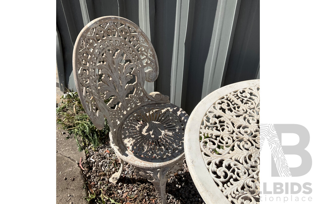 Vintage 3 Piece Lacework Patio Set