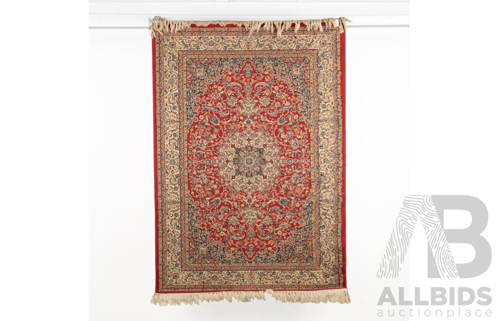 Machine Made Ispahan Woollen Rug