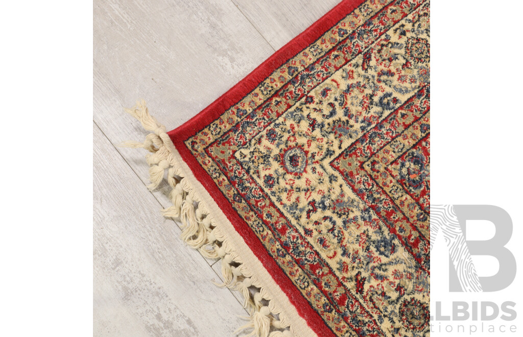 Machine Made Ispahan Woollen Rug