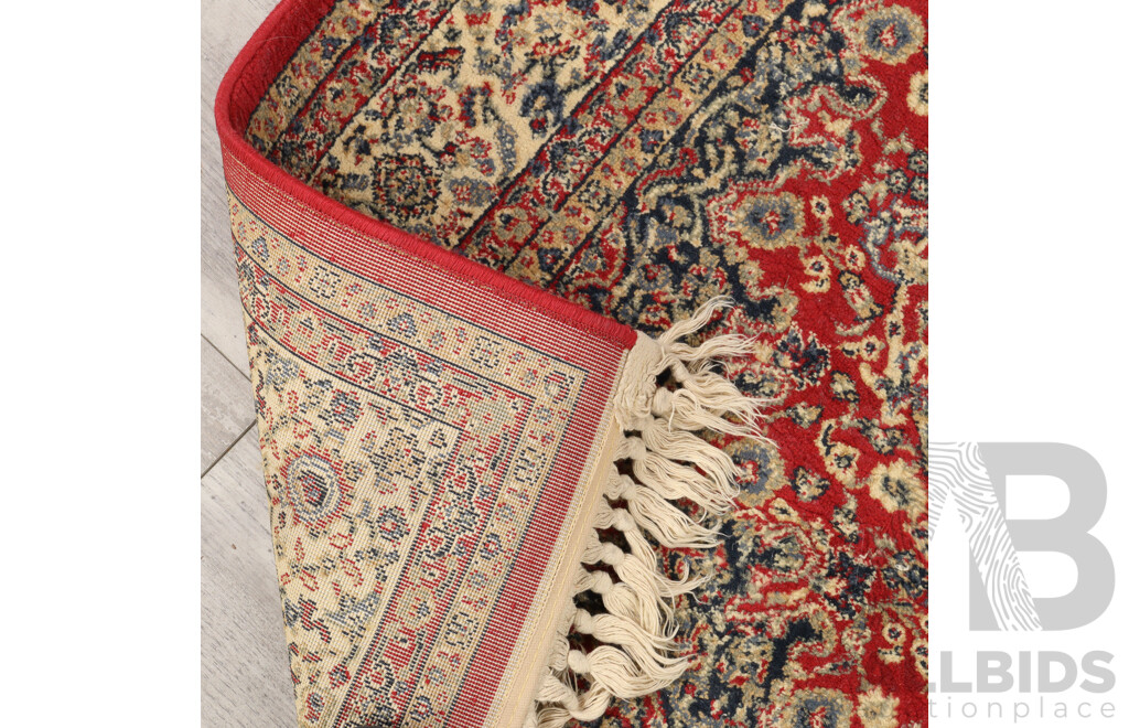 Machine Made Ispahan Woollen Rug