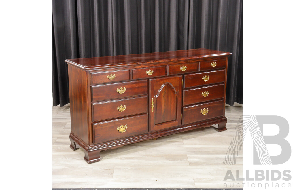 Mahogany Eight Drawer Dresser Ait Cingle Cabinet Door by Kincaid Furniture for La-Z-Boy