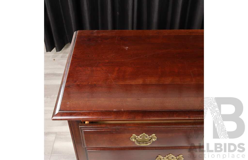 Mahogany Eight Drawer Dresser Ait Cingle Cabinet Door by Kincaid Furniture for La-Z-Boy