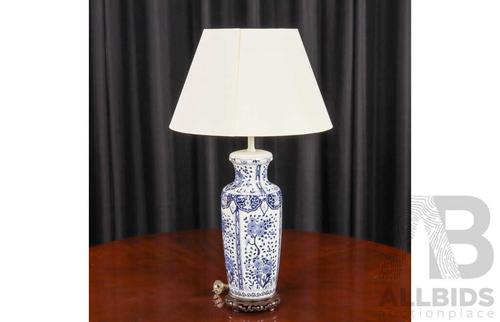 Blue and White Chinese Style Glazed Table Lamp