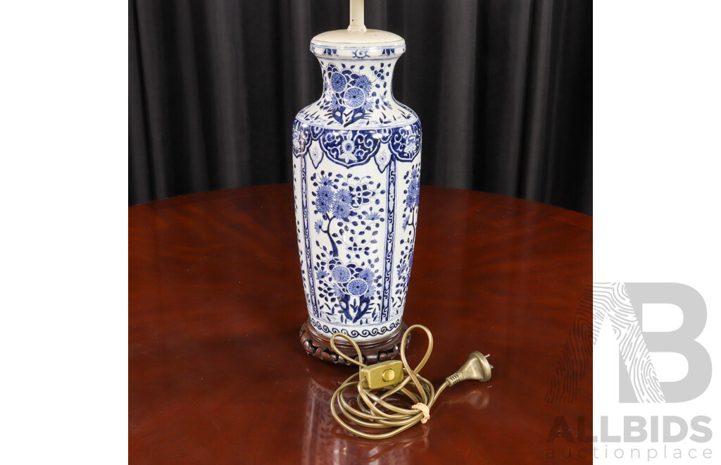 Blue and White Chinese Style Glazed Table Lamp