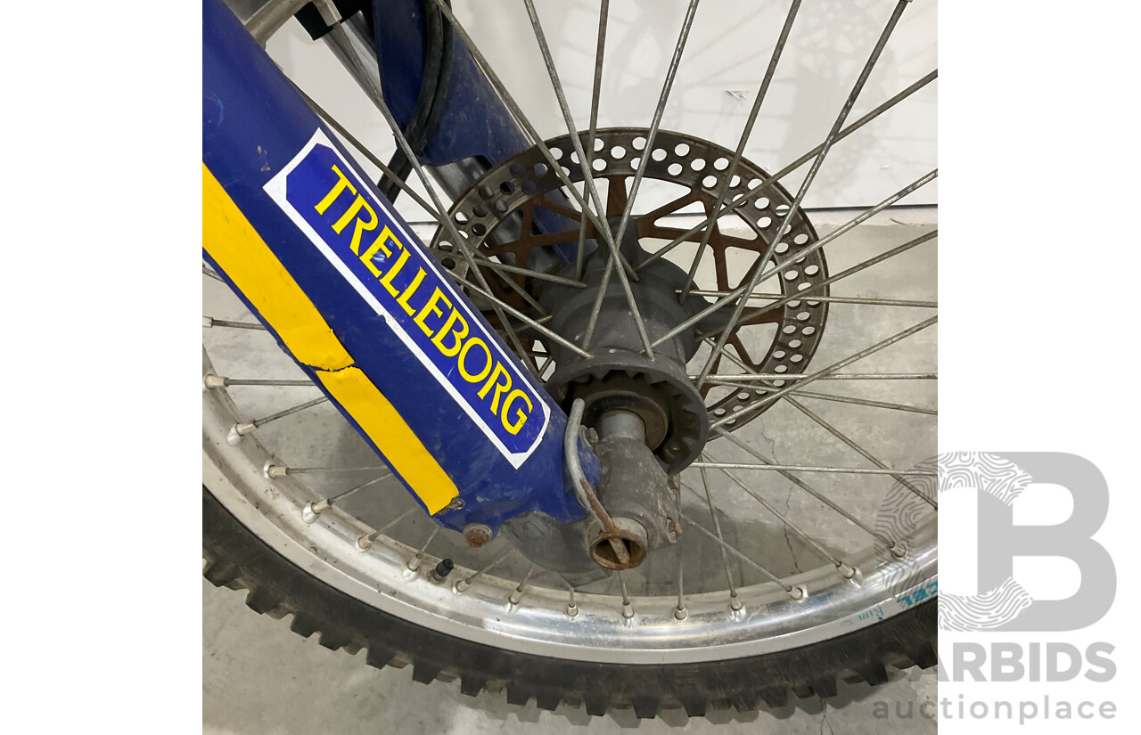 2005 Husqvarna Dirt Bike