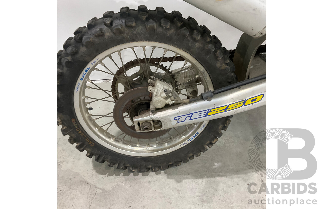 2005 Husqvarna Dirt Bike