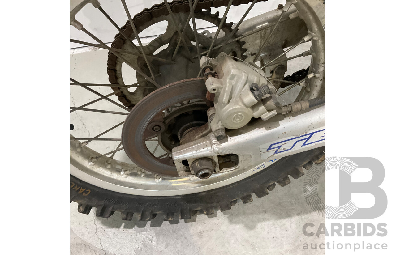 2005 Husqvarna Dirt Bike