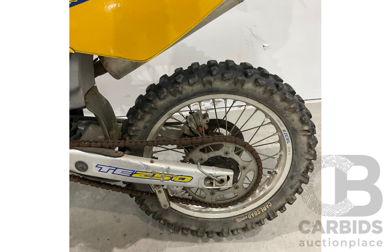 2005 Husqvarna Dirt Bike
