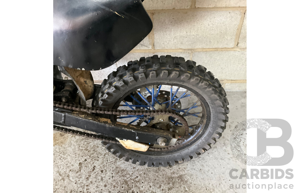 2001 Yamaha Dirt Bike