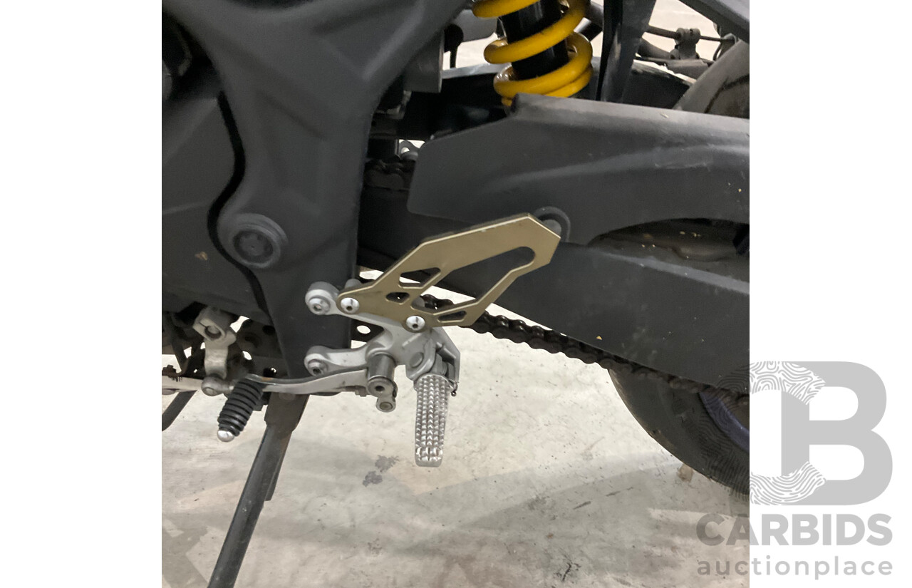 2016 YAMAHA YZF-R3 MOTOR CYCLE - BLUE