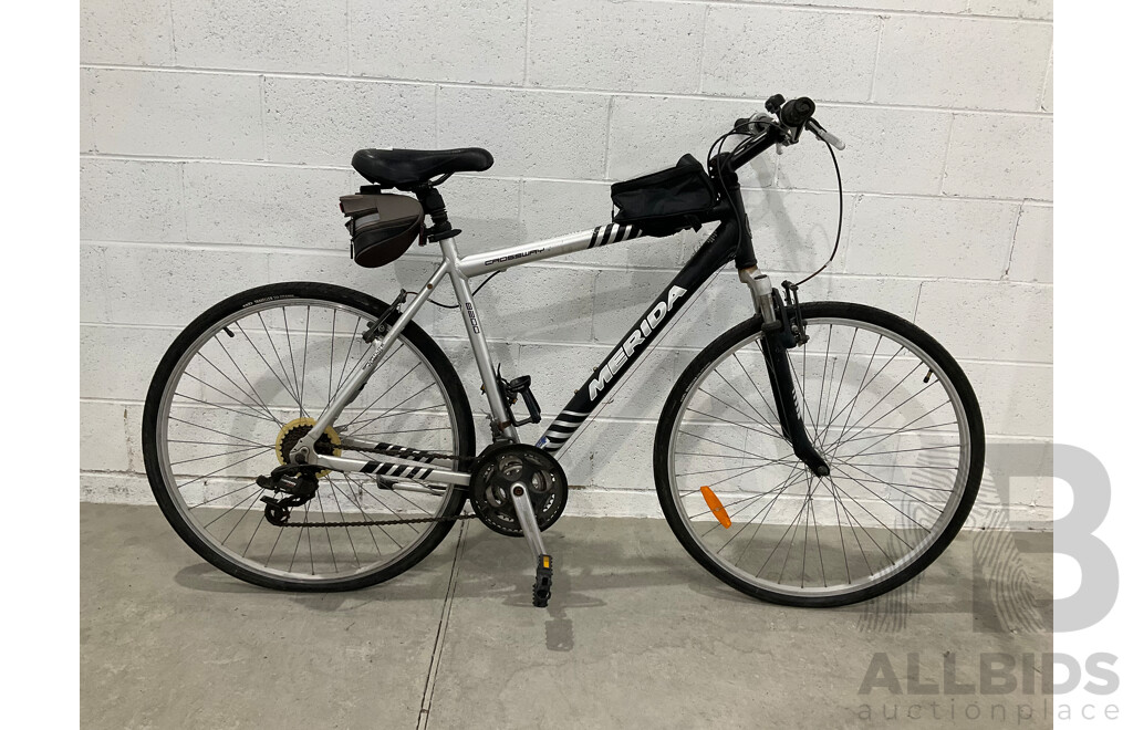 MERIDA Crossway 8200 Hybrid Bike