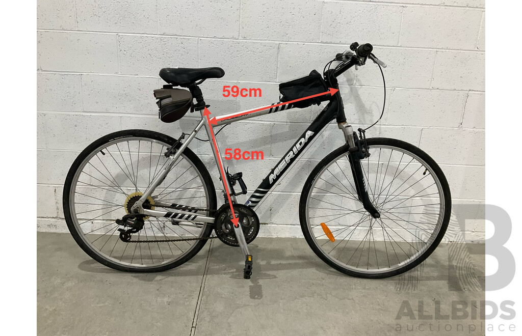 MERIDA Crossway 8200 Hybrid Bike
