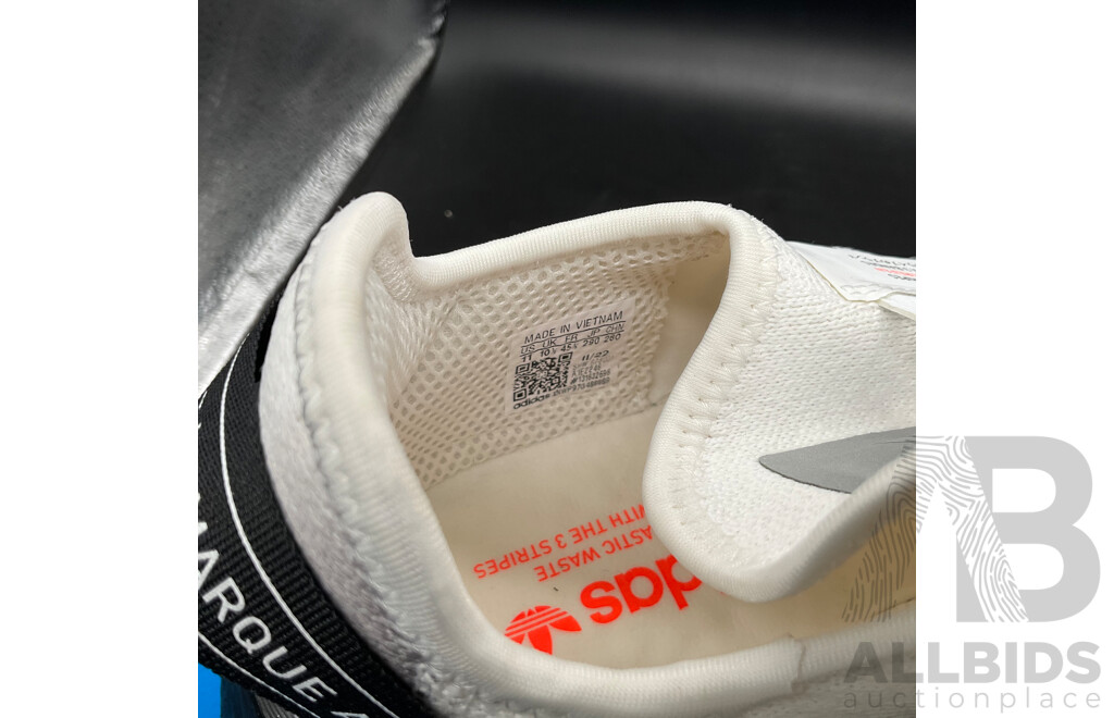 ADIDAS NMD_ R1.V2 Size US11 & LUCID White/Black Shoes Size US13