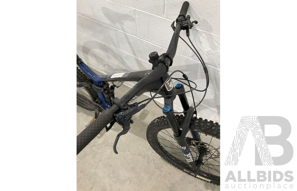 MARIN Rift Zone 29 Carbon Mountain Bike