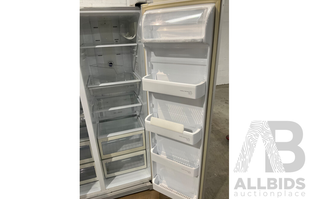 SAMSUNG Side-be-side Refrigerator (SRS582DRKGM)