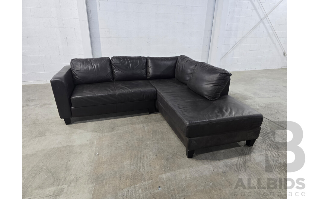 Brown Leather Lounge with Chase