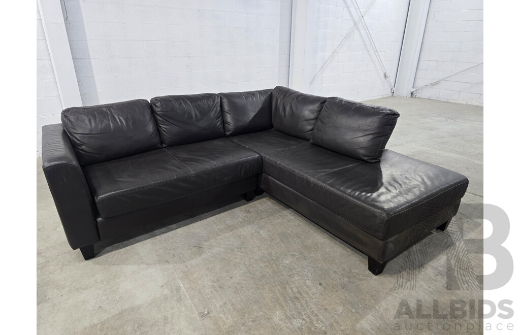 Brown Leather Lounge with Chase