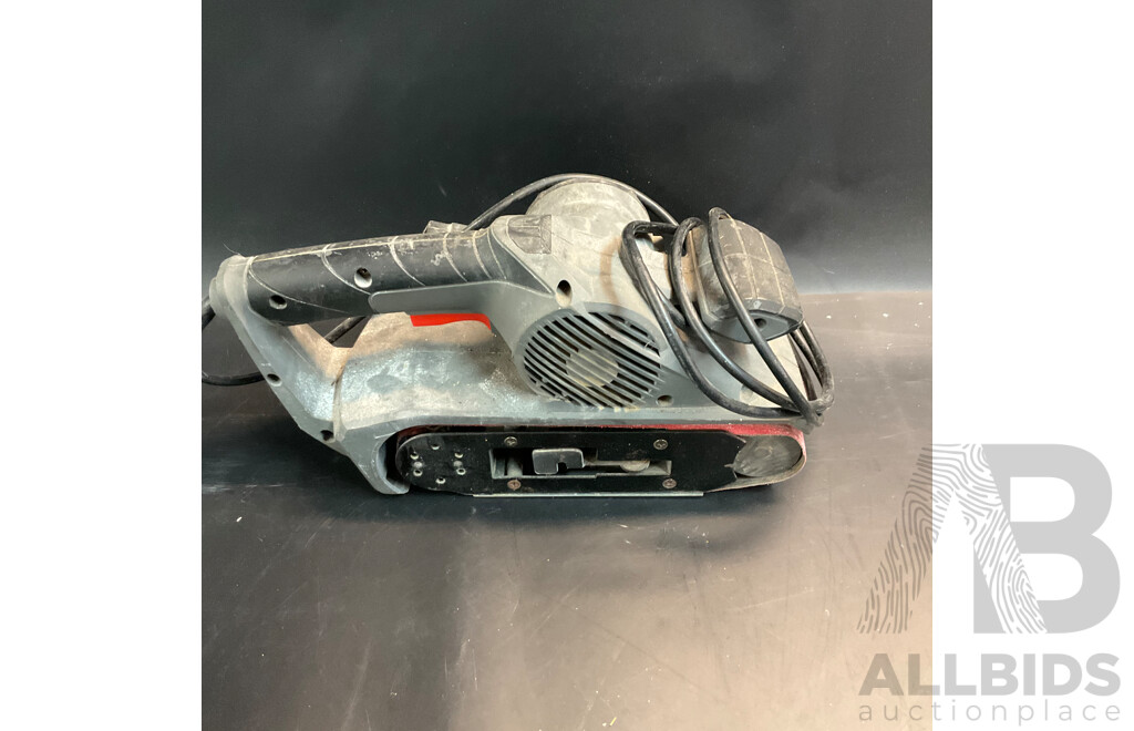 Assorted Corded Electric Tools Included 184mm Circular Saw, Sander and More - Lot of Five